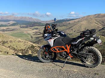Neuseeland-Motorradreise-KTM-Berge